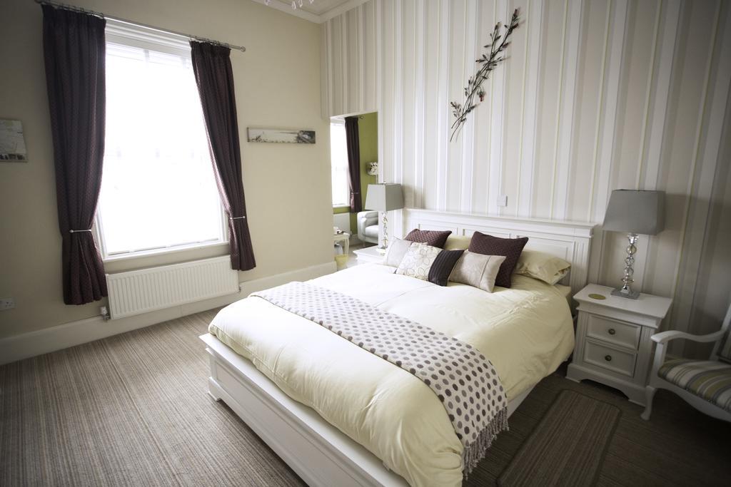 Vale House Bed & Breakfast Саутпорт Стая снимка